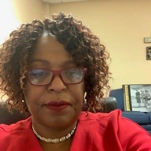 Meet your Posher, Connie